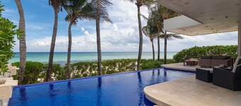 3 BDRM Oceanfront house with private pool- Playacar phase 1