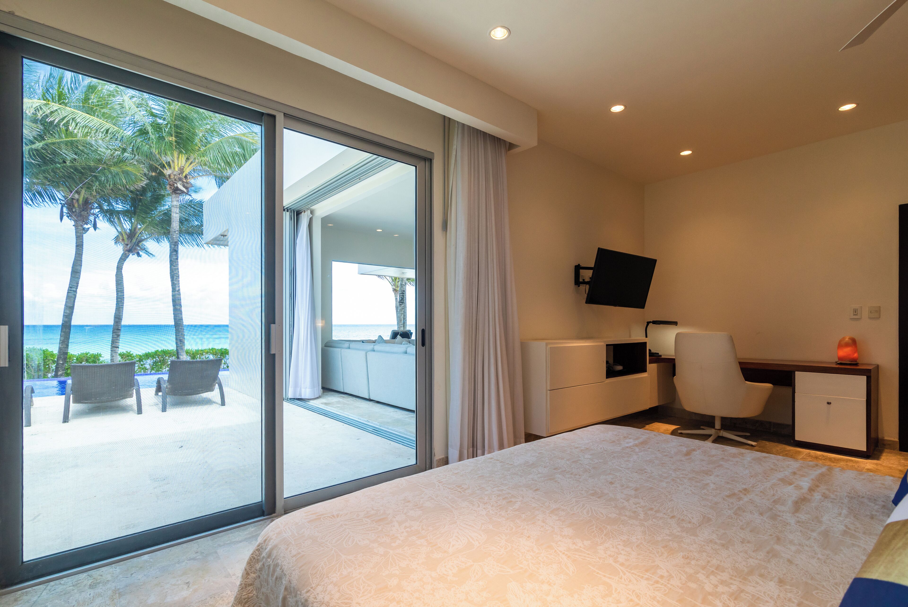 3 quartos, cofres nos quartos, ferros/tábuas de passar roupa