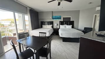 Studio Suite | Hypo-allergenic bedding, in-room safe, desk, blackout curtains