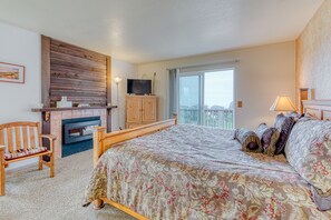 7 bedrooms, free Internet, bed sheets