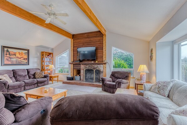 TV, fireplace, DVD player