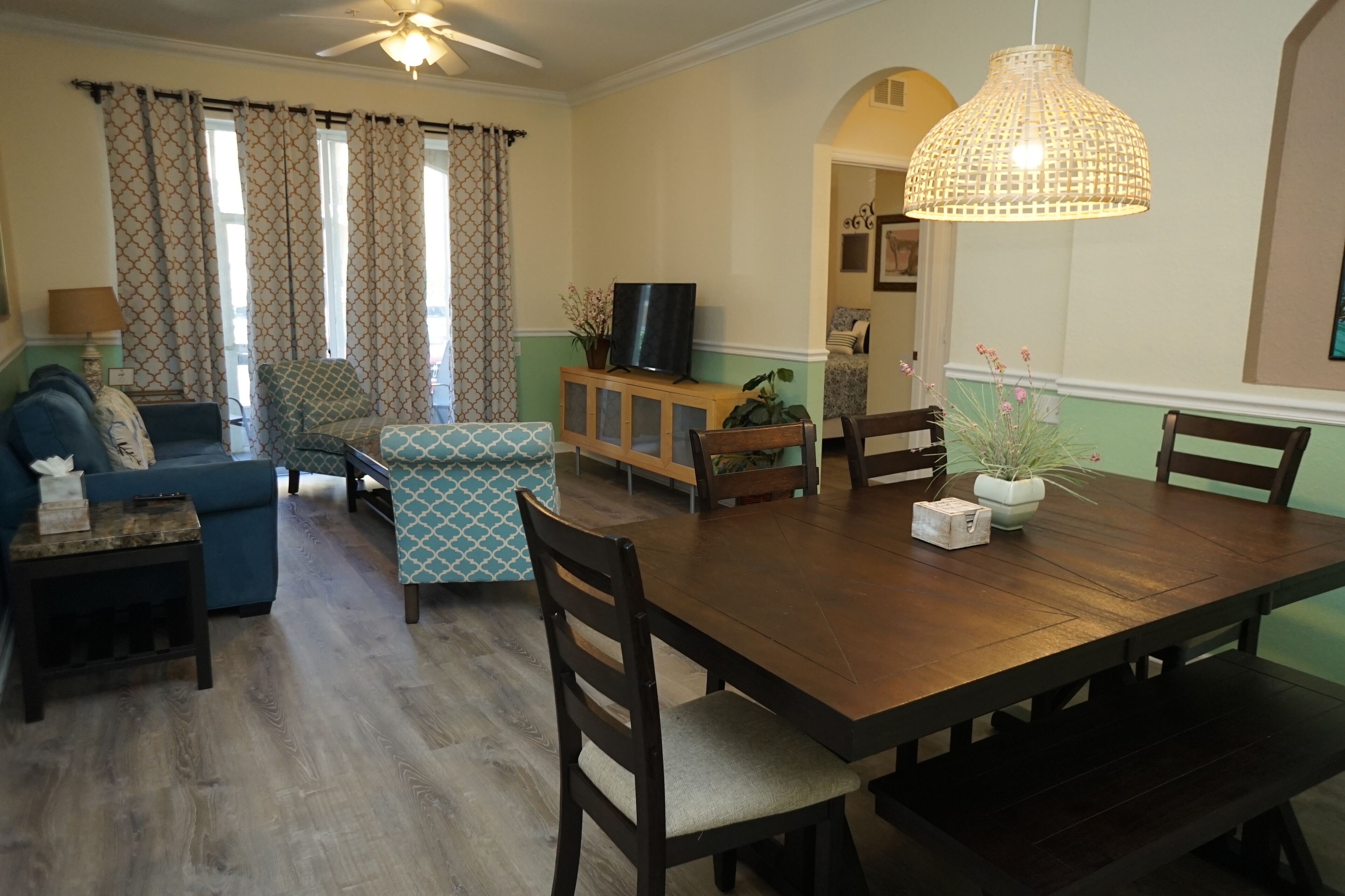 Best Priced, Recently Updated 1st Floor, Windsor Hills Condo! Granite!