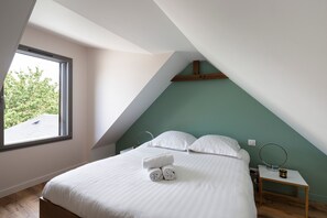 2 chambres, fer et planche à repasser, Wi-Fi gratuit, draps fournis