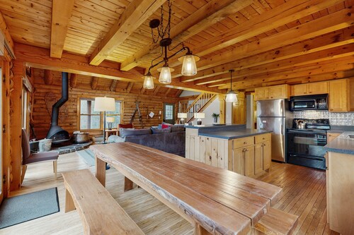 Charming and Secluded Cabin w/ Wood Stove, Private Hot Tub, and Mountain Views