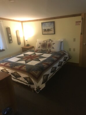 2 bedrooms, iron/ironing board, travel crib, free WiFi