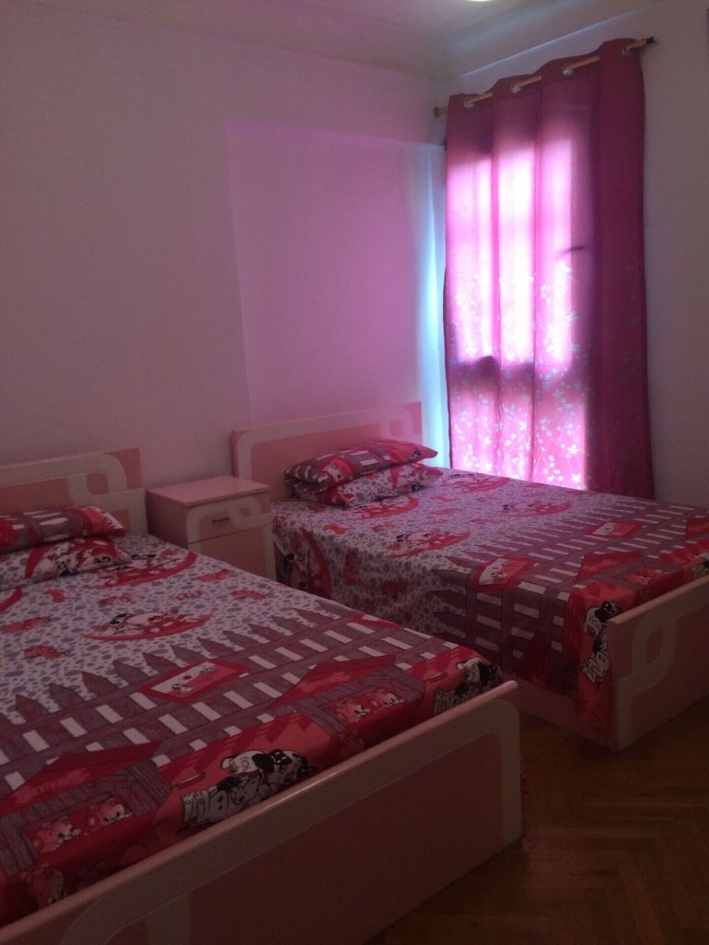 3 soverom, strykejern/-brett og sengetøy