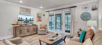 6C Mariners Walk | AvantStay | Easy Pool + Beach Access