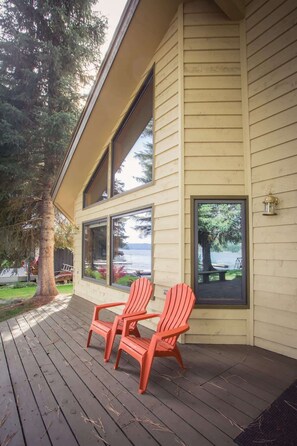 Terrace/patio - McCall Lakefront Cabin with Dock & Stunning Views (McCall)