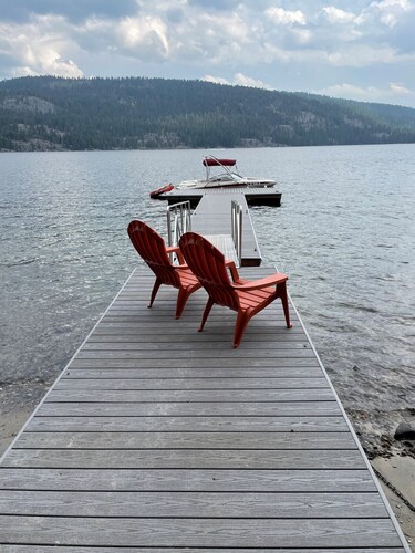 McCall Lakefront Cabin w/ Dock & Stunning Views