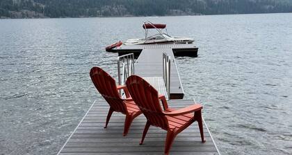 Hermosa casa frente al lago en North Beach con muelle privado