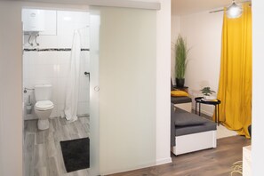Comfort Double Room | Living area | Flat-screen TV, toys, stereo - Guesthouse Kod Spavalice (Vir)