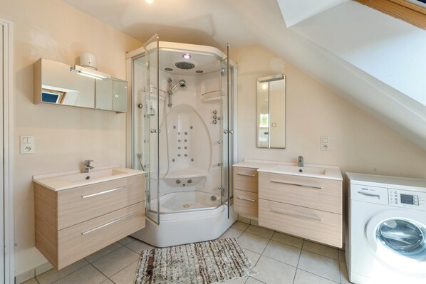 Shower, hair dryer - Homerez - House in Plurien (Plurien)
