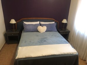 4 chambres, fer et planche à repasser, Wi-Fi, literie fournie