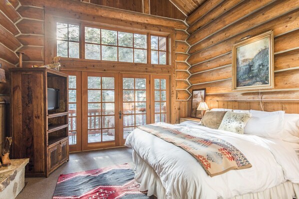 8 bedrooms, iron/ironing board, free WiFi, bed sheets
