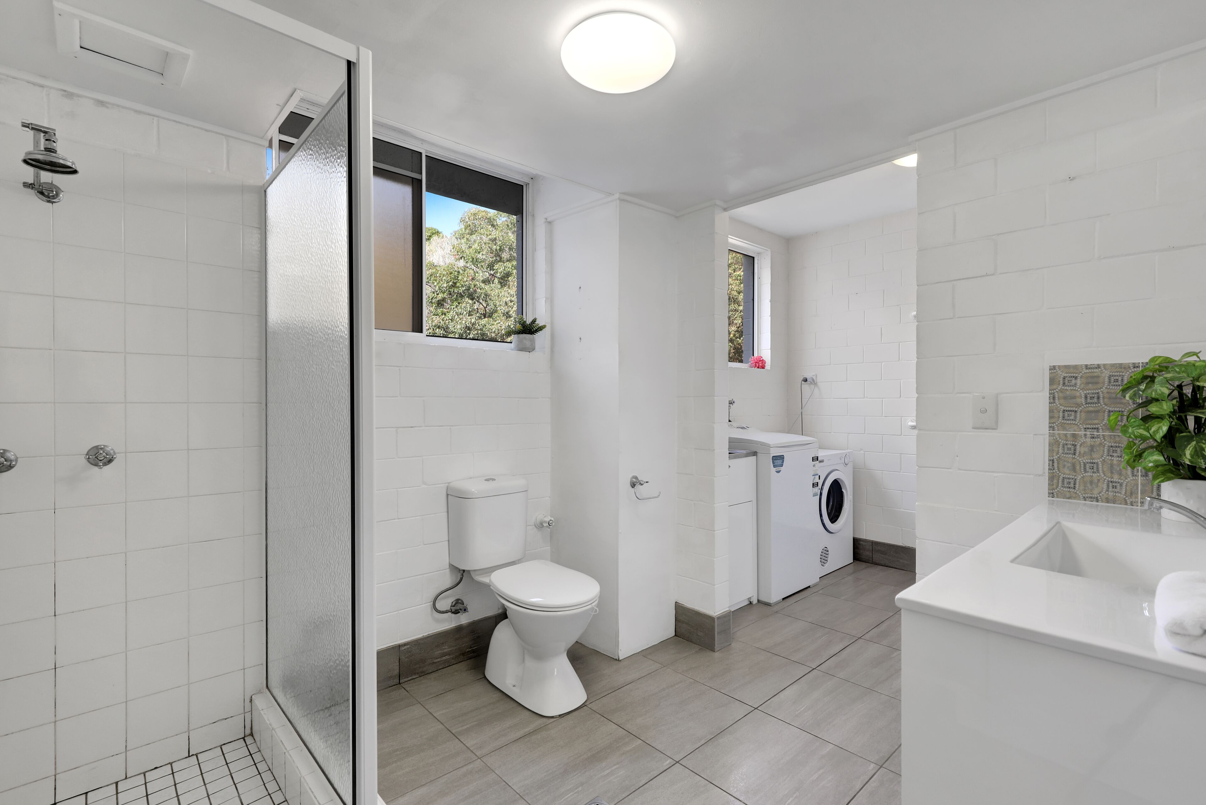 Douche, serviettes fournies