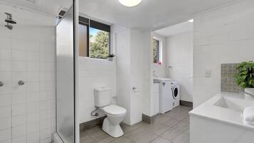 Douche, serviettes fournies