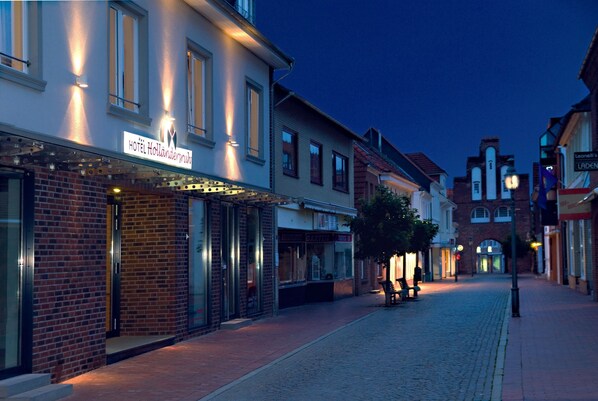 Unclassified image, 1 of 6, button - Holländersruh', double room B - Hotel Holländersruh (Neustadt in Holstein)