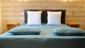 3 bedrooms, iron/ironing board, WiFi