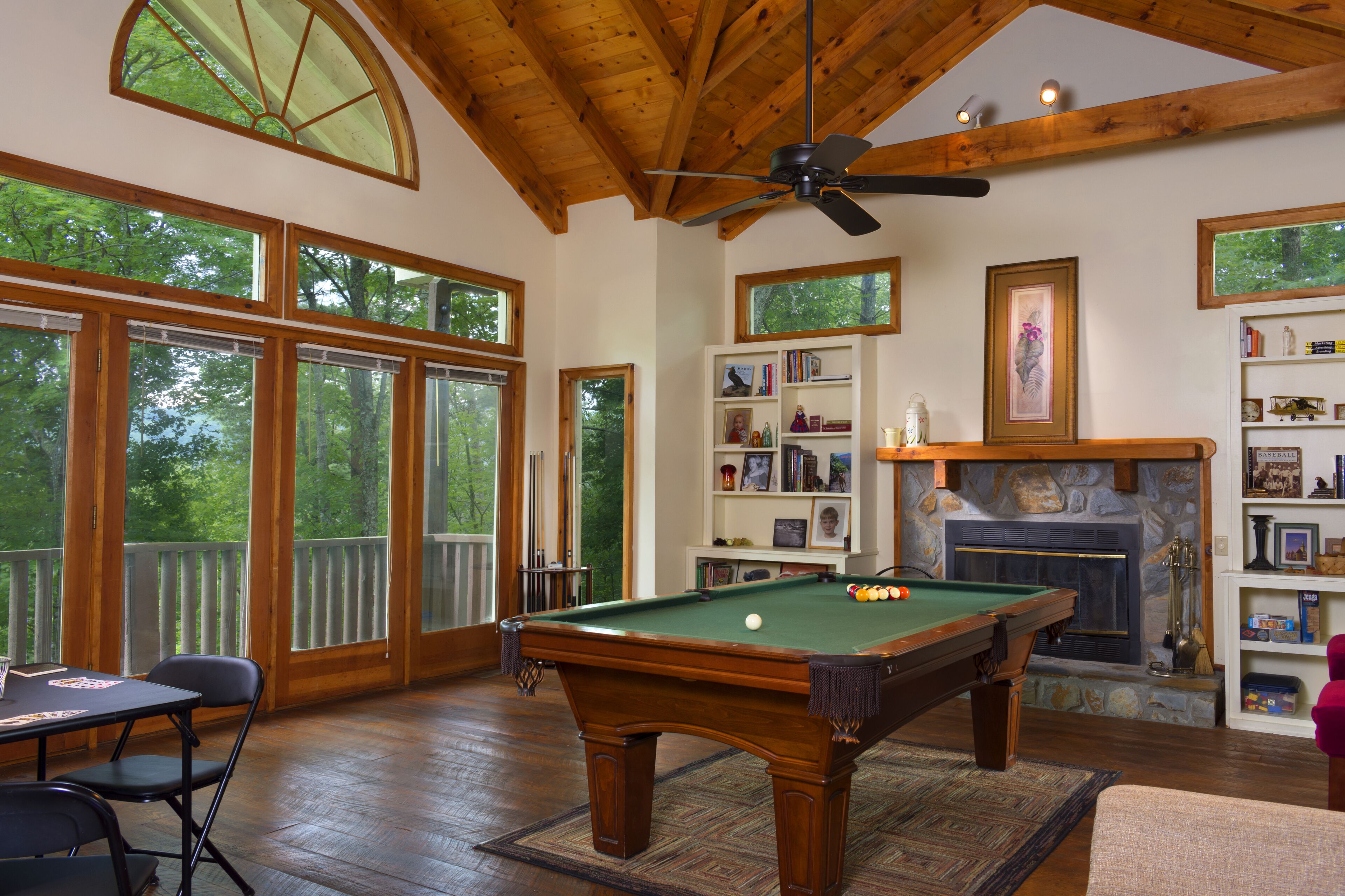 Peaceful, Rustic Elegance of the Blue Ridge Mountains -- Belle Ridge