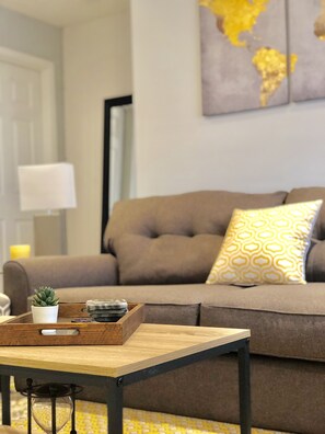 Apartment | Living area | Smart TV, Netflix - Tudor St Properties (Atlanta)