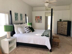 4 bedrooms, in-room safe, iron/ironing board, WiFi - Luxury 5 Star Rated Homosassa Home.  Prime location, ultra-clean, well designed  (Homosassa)