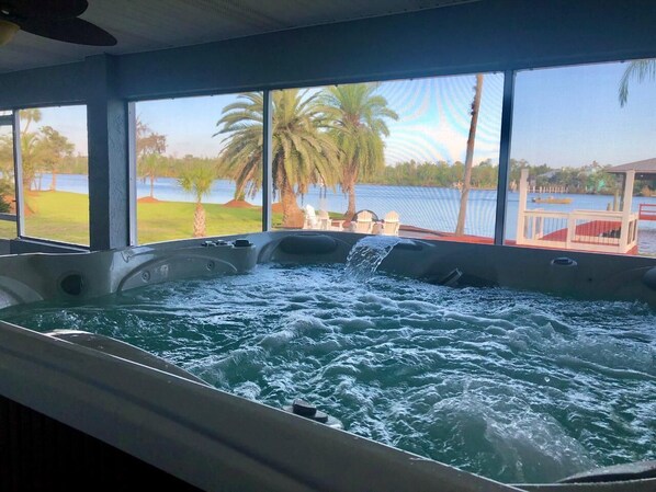 Terrace/patio - Luxury 5 Star Rated Homosassa Home. Prime location, ultra-clean, well designed (Homosassa)