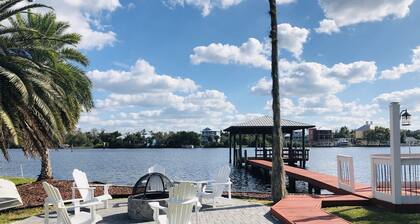 Luxury 5 Star Rated Homosassa Home. Prime location, ultra-clean, well designed