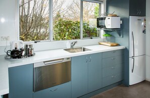 House, 3 Bedrooms, Non Smoking | Private kitchen - Retro with a view (Wanaka)