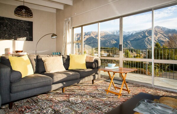 Lounge - Retro with a view (Wanaka)
