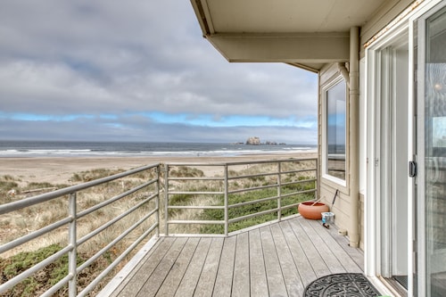 Oceanfront koira-ystävällinen talo kannella näköalalla veteen