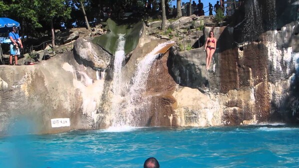 Piscina all'aperto, una piscina riscaldata