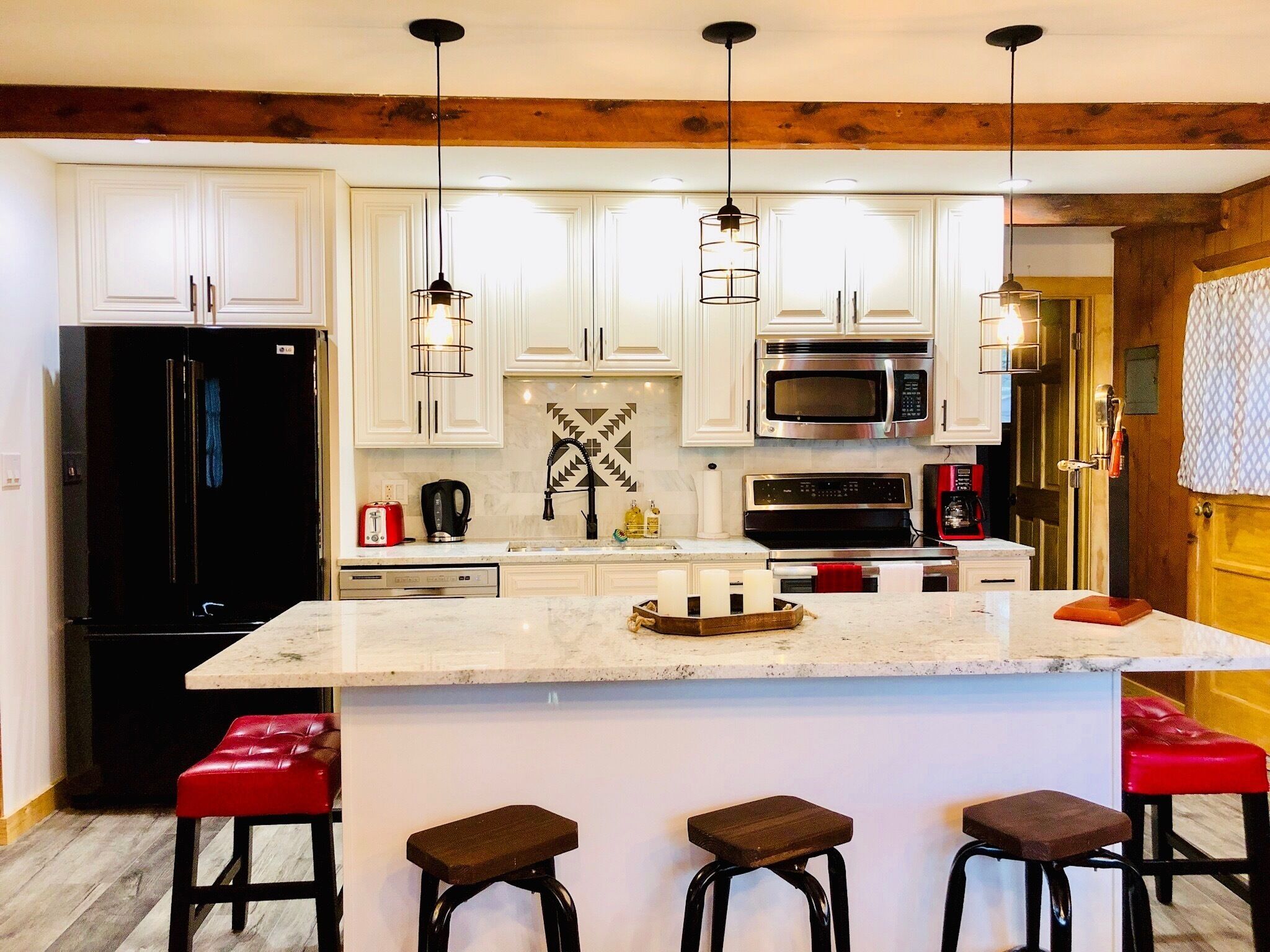 *BIG*Family Vacation Home.Fast WiFi!Great Location! 30 Min from Dells! UPDATED! 