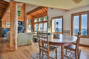 Dining - Best Views in the mountains by far on Run Away Ridge!!! Ultimate Privacy (Clyde)