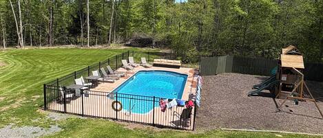 Alberca al aire libre y alberca climatizada