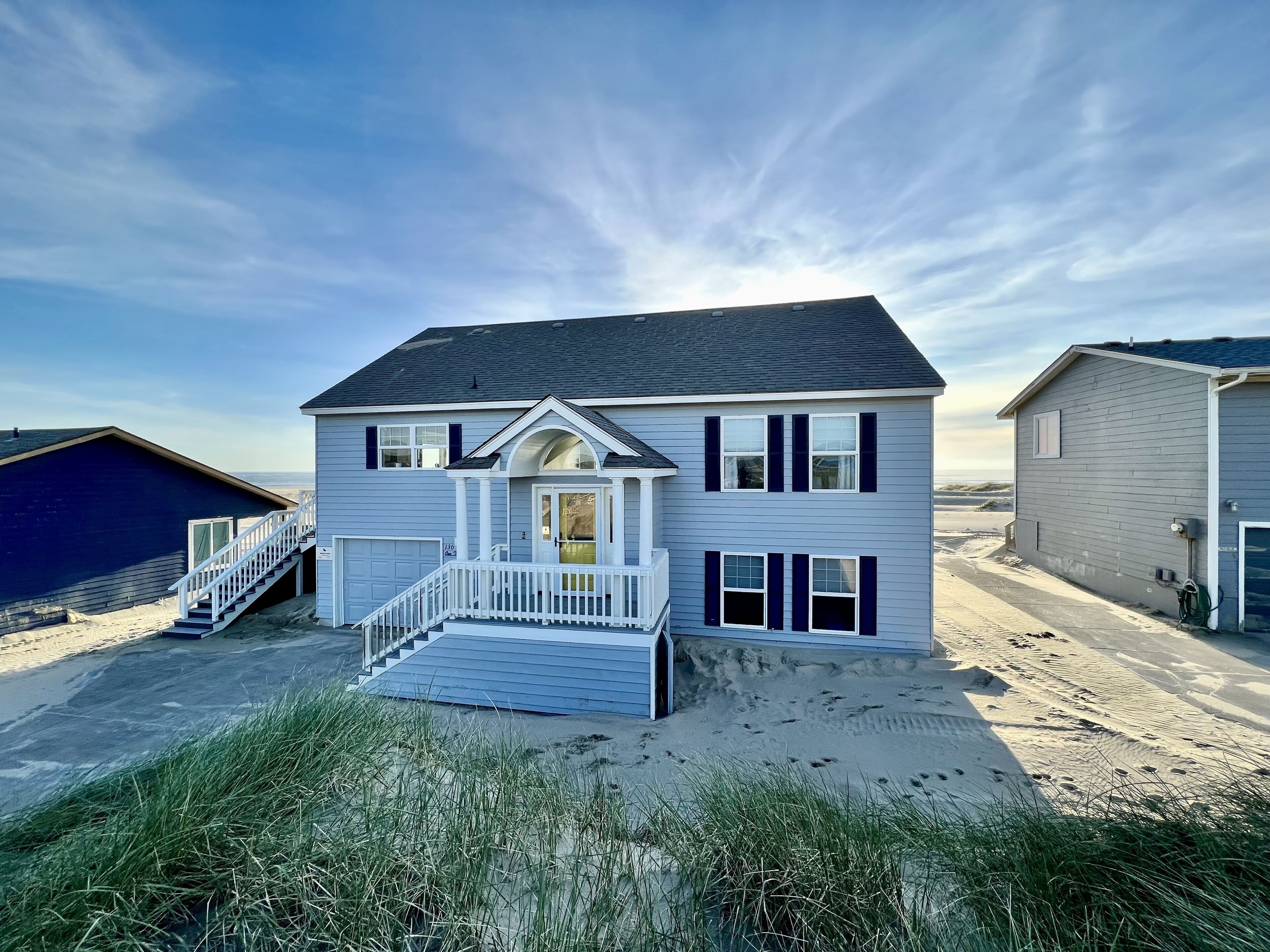 Beach and Bay Views, Family Friendly, Immaculate, Chef's Kitchen, Beach Front