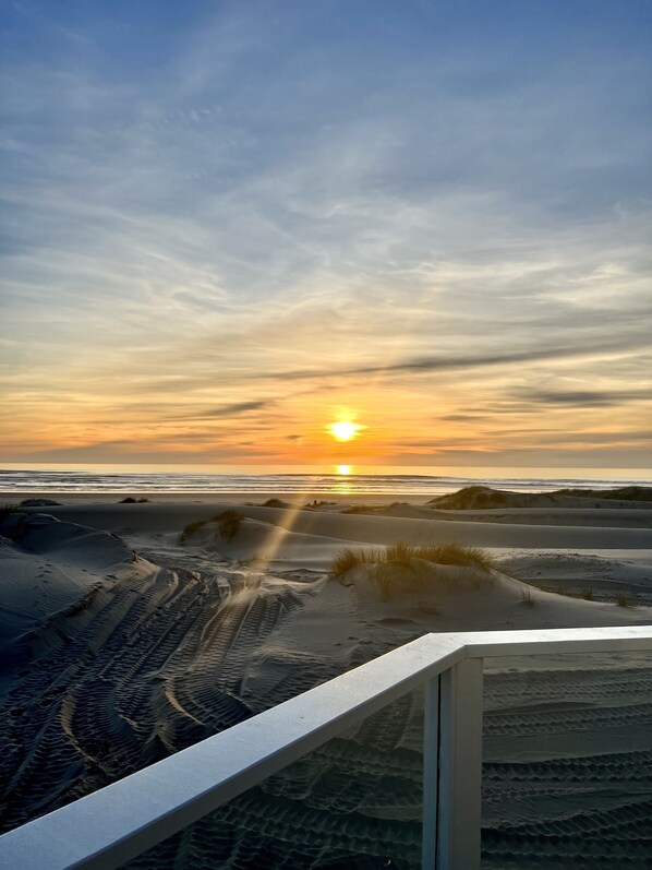 On the beach, sun loungers, beach towels - Beach and Bay Views, Family Friendly, Immaculate, Chef's Kitchen, Beach Front (Waldport)