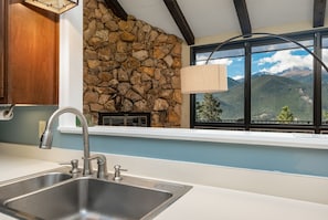 Casa, 5 quartos | Cozinha privada | Geladeira, fogão, cafeteira/chaleira, torradeira