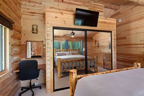 2 bedrooms, desk, travel crib, WiFi
