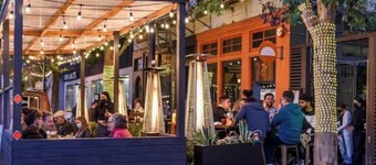 2 En Suite Baths - Book Your Holiday Now! Walk to the Best neighborhoods!