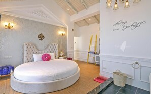 Escritorio, insonorización, camas extra y wifi gratis 