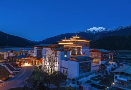 Front of property - evening/night