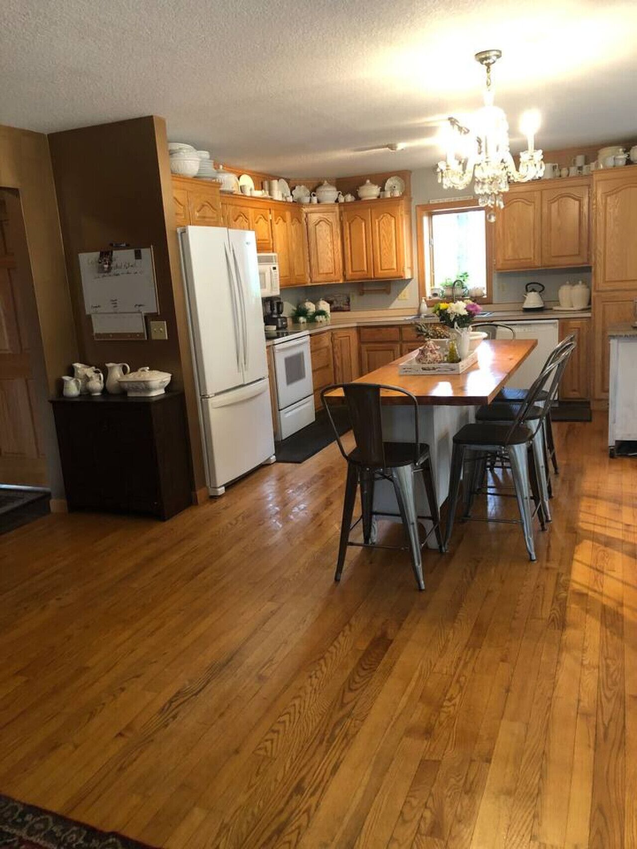 冰箱、微波炉、烤箱、炉灶