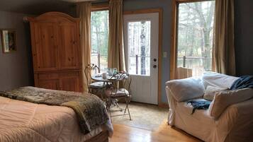 2 bedrooms, desk, iron/ironing board, free WiFi