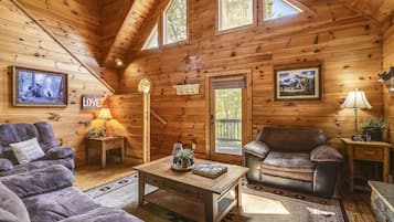 Cabana, 2 quartos | Área de estar | Smart TV, pebolim