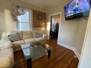 Smart TV, books, stereo