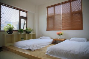 Blackout curtains, free WiFi