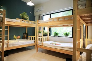 Blackout curtains, free WiFi