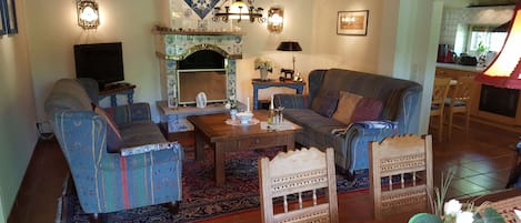 Télévision, cheminée