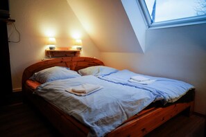 1 bedroom, travel crib, WiFi, bed sheets
