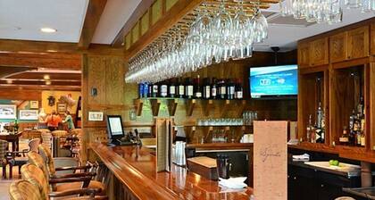 Holly 7 -1 BR in Chetola Resort w/ full resort amenities, walk to Main Street